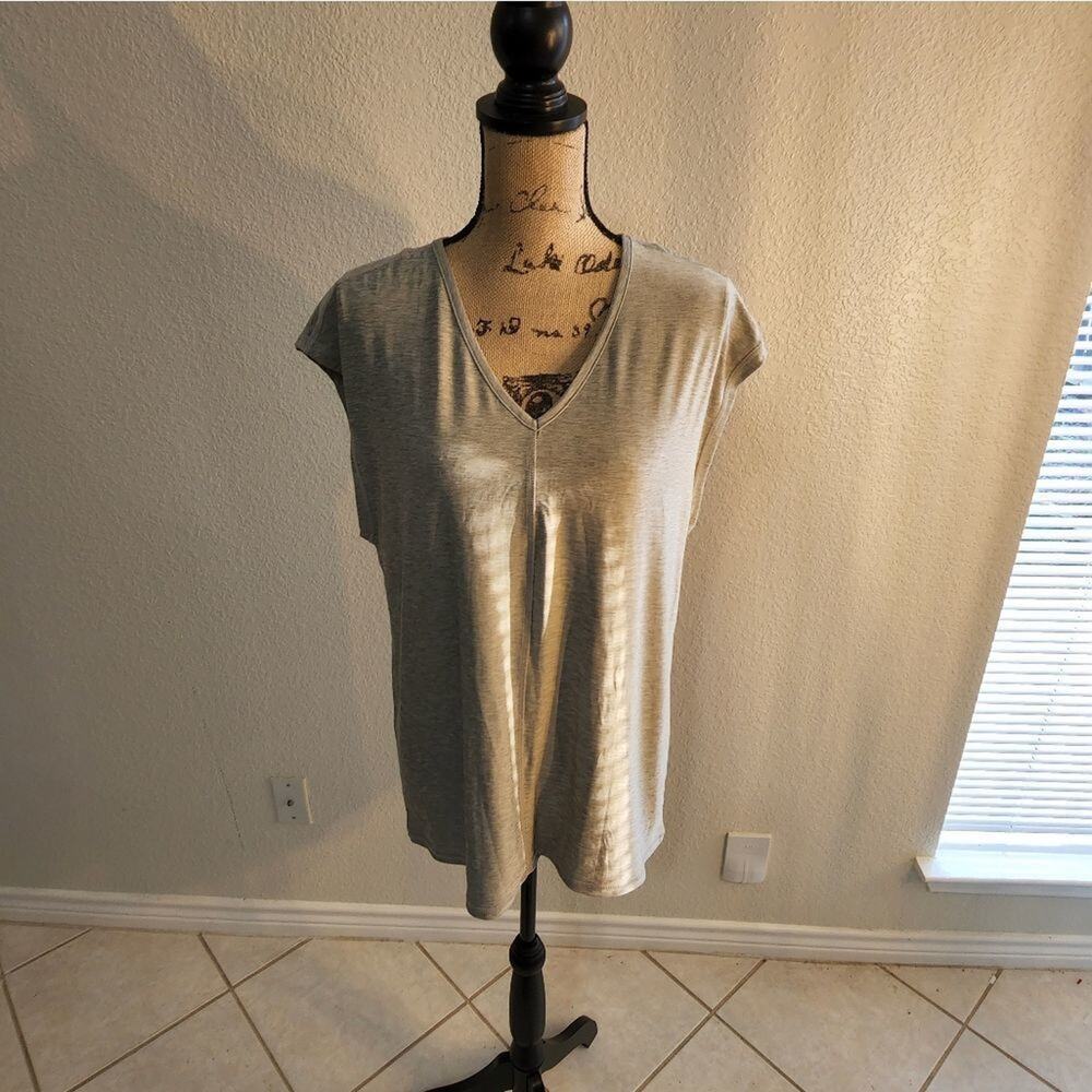 LOVE Life Live grey tee‎ shirt size medium